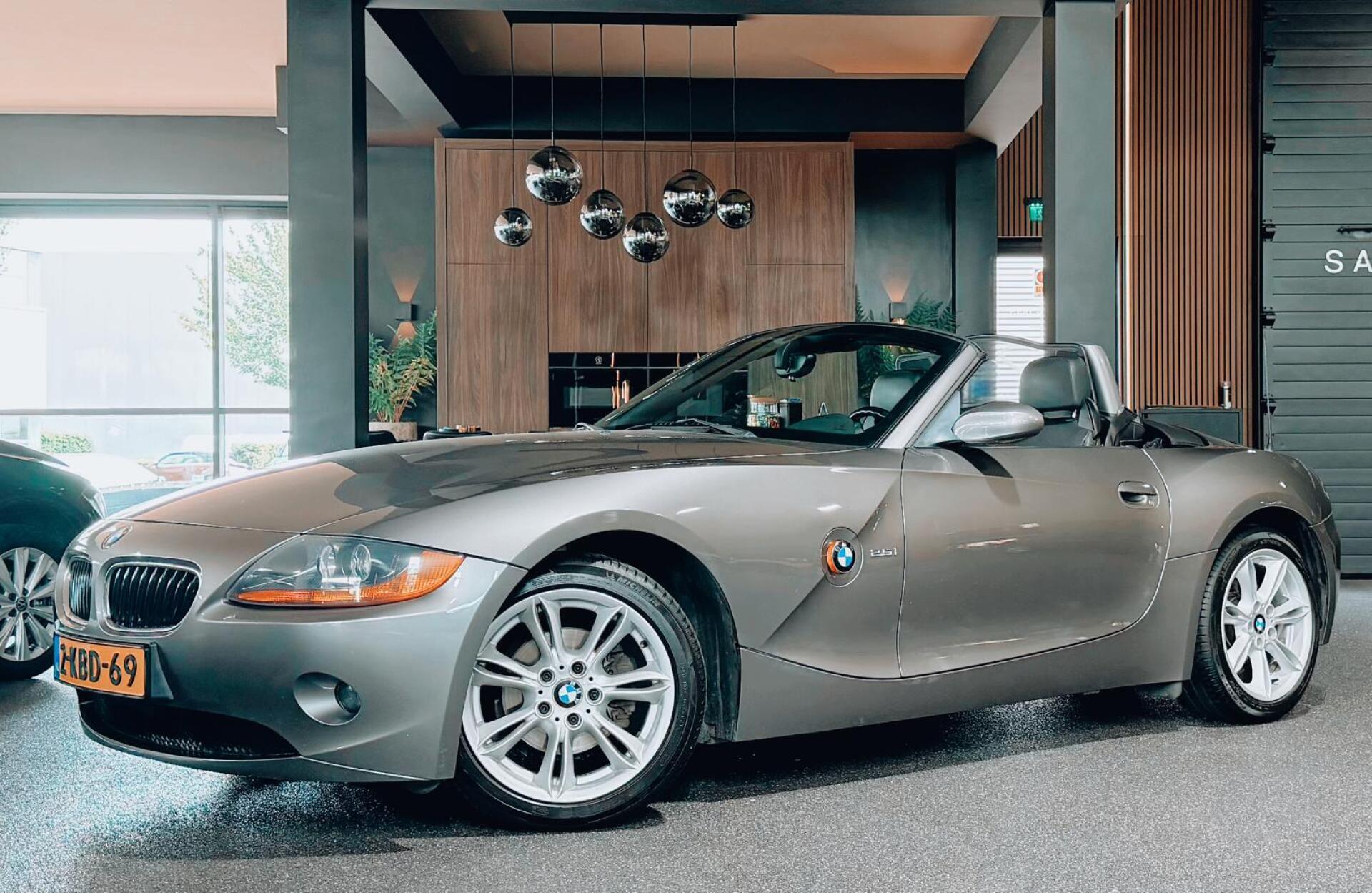 BMW Z4 - Sall Automobielen